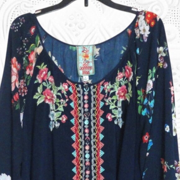 Johnny Was XL Navy Blue Floral Embroidered Tunic Top - Picture 4 of 4